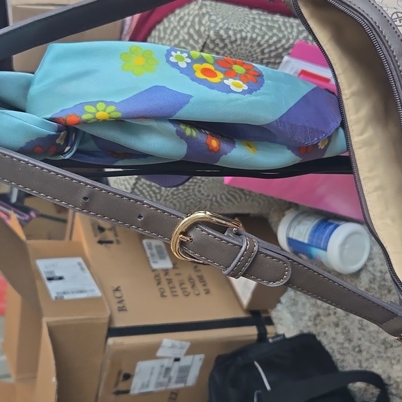 Floral Patterned Shoulder Bag - Picture 2 of 8